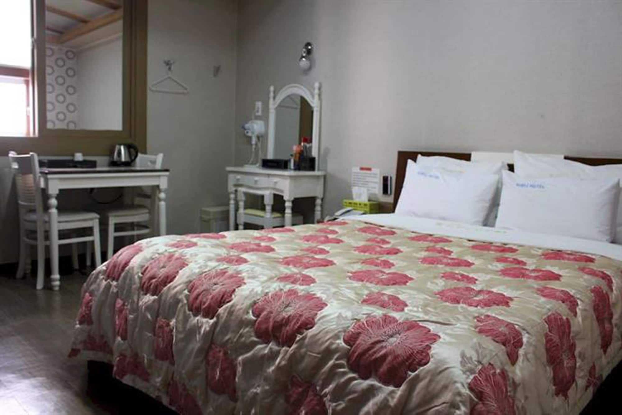 Tiffany Motel Mokpo Exteriör bild